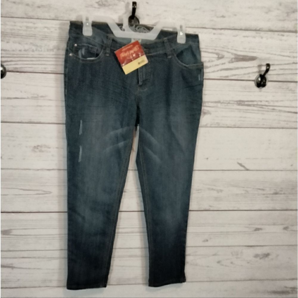New Without tags "Faded Glory" woman's boyfriend jeans